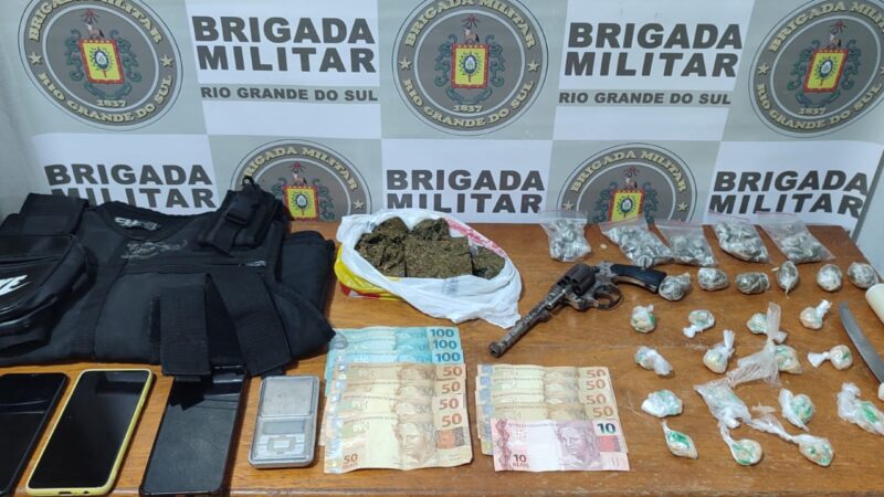 Polícia Militar prende três homens com armas e drogas em Cidreira durante Operação Cerco Fechado