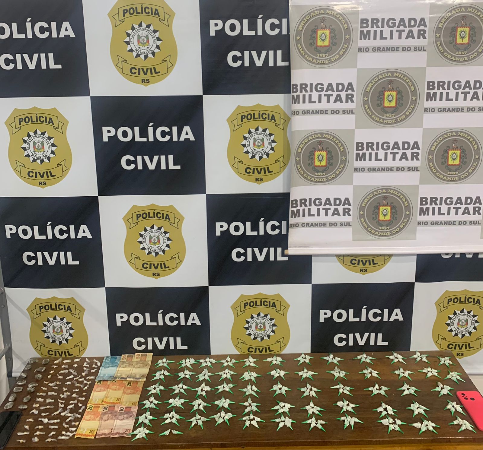 Ação conjunta entre SSP, BM e PC resulta na apreensão de quase 400 porções de drogas em Cidreira