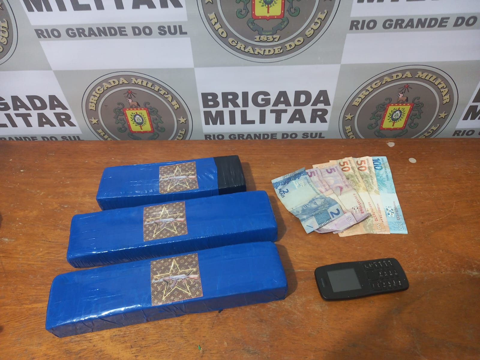 BM prende idoso com quase dois quilos de maconha na praia de Magistério