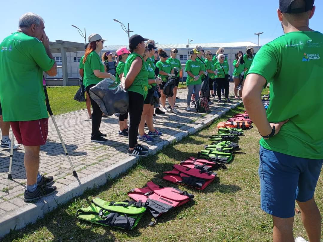 Atividades da Semana Conexão Natureza recolhe mais de 237 kg de lixo nas margens da Lagoa do Armazém em Tramandaí