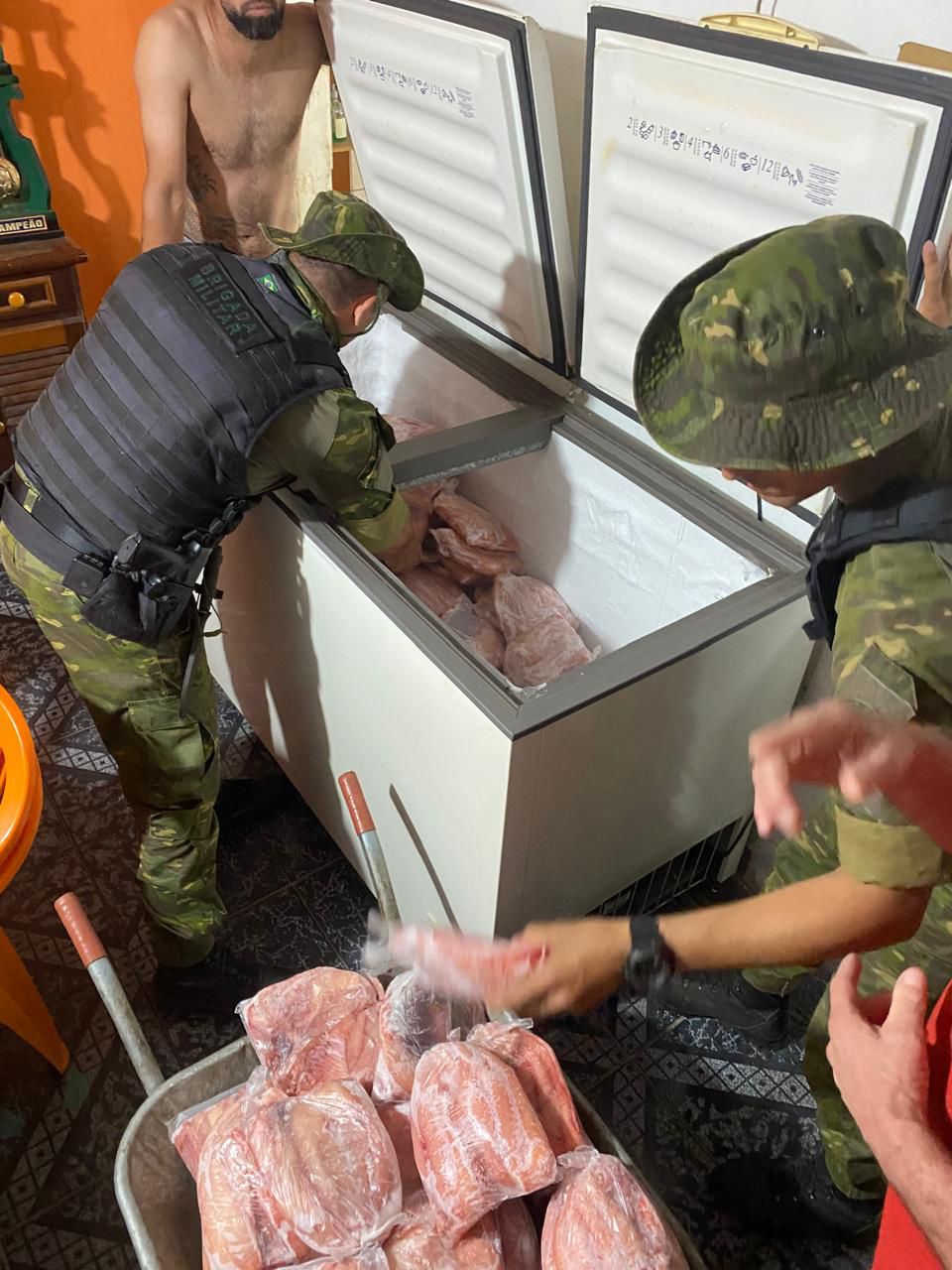 Brigada Militar prende comerciante com 1 tonelada de pescado impróprio para consumo humano em Tramandaí