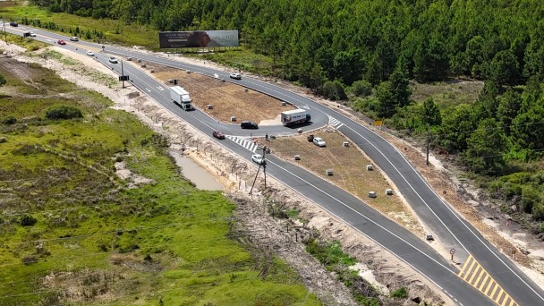 Mudanças em rótula na Estrada do Mar trazem mais segurança para motoristas