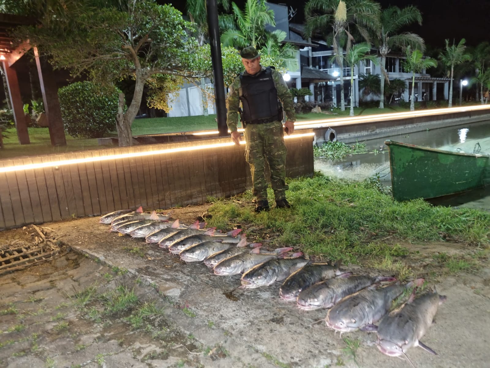 Brigada Militar prende dois indivíduos por pesca irregular no município de Imbé