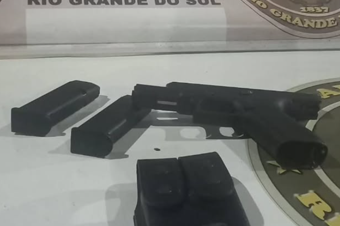 Brigada Militar prende homem por porte ilegal de arma de fogo em Capivari do Sul