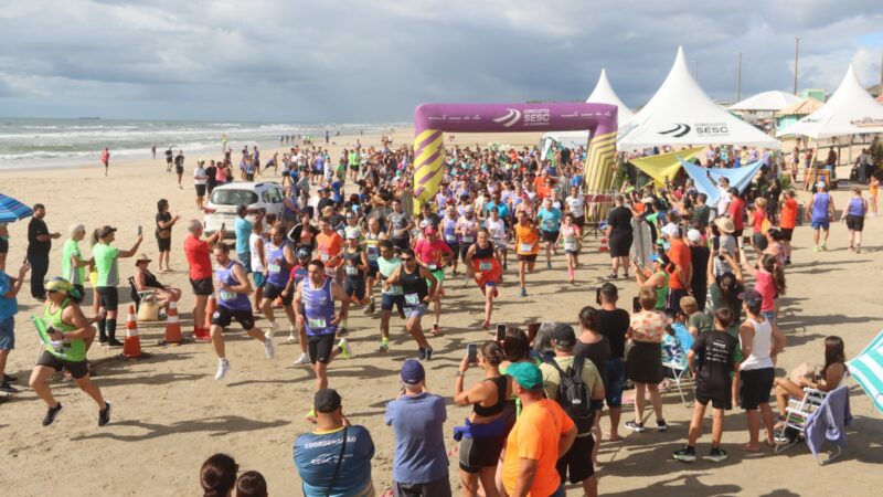 Cerca de 470 corredores participam da corrida de abertura do Circuito Sesc em Atlântida Sul