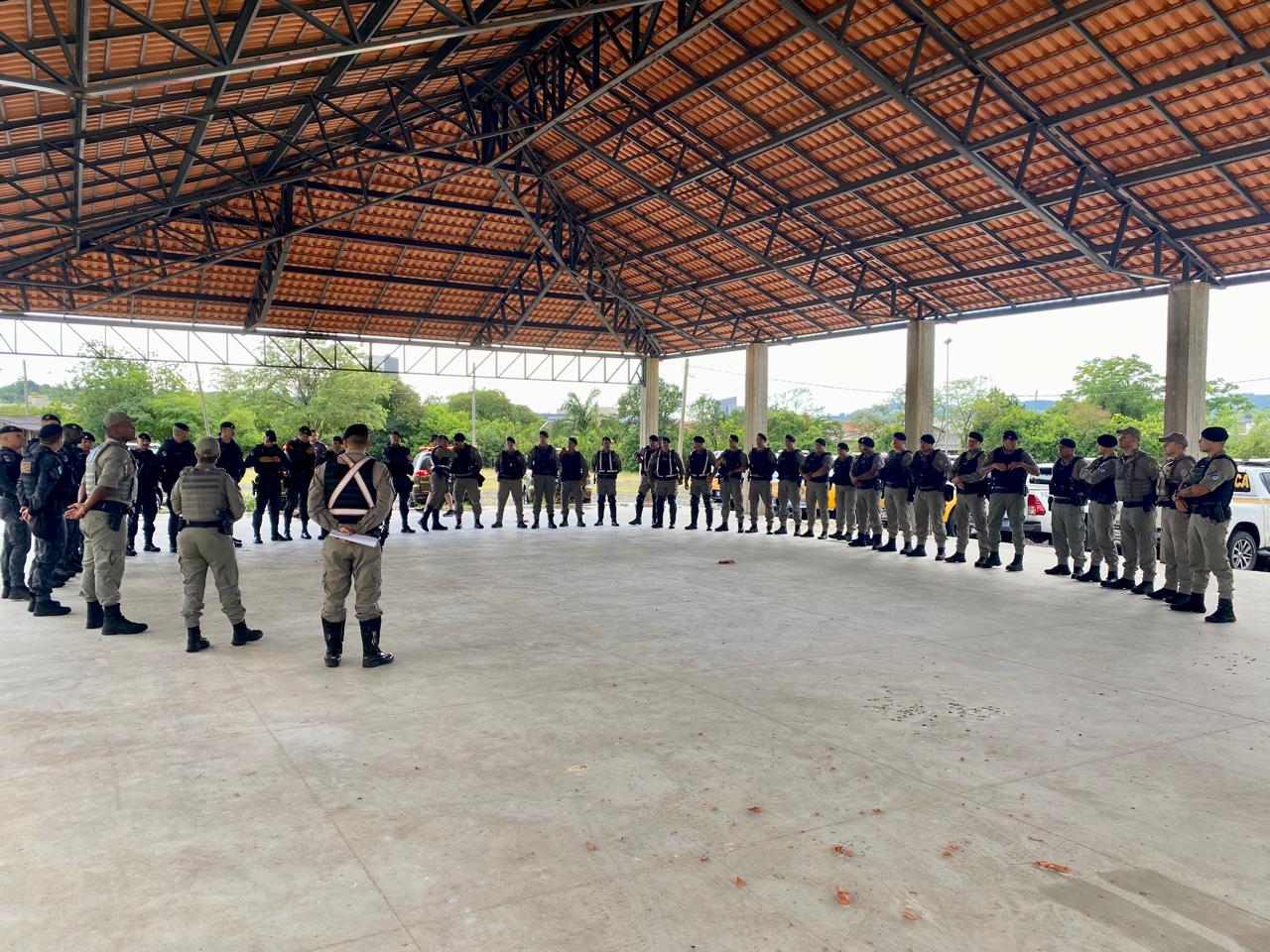 Operação Cerco Fechado: Brigada Militar prende dois indivíduos e apreende três armas de fogo, munições e entorpecentes em Santo Antônio da Patrulha