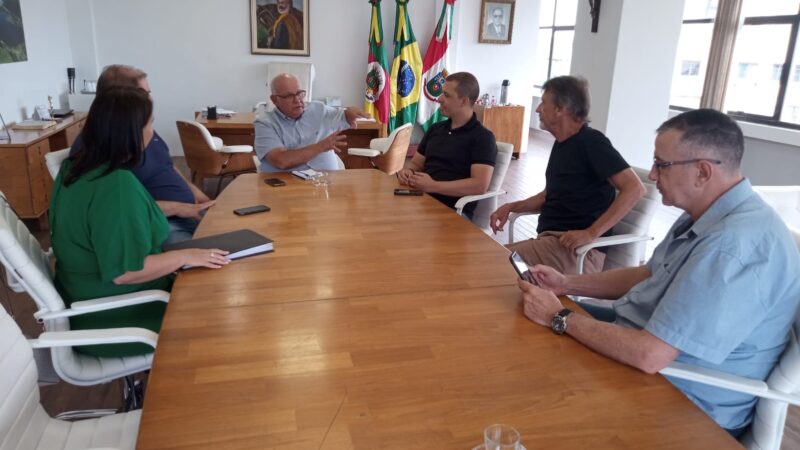 Reunião na prefeitura de Osório discute a reforma de ala para implantação da oncologia no hospital