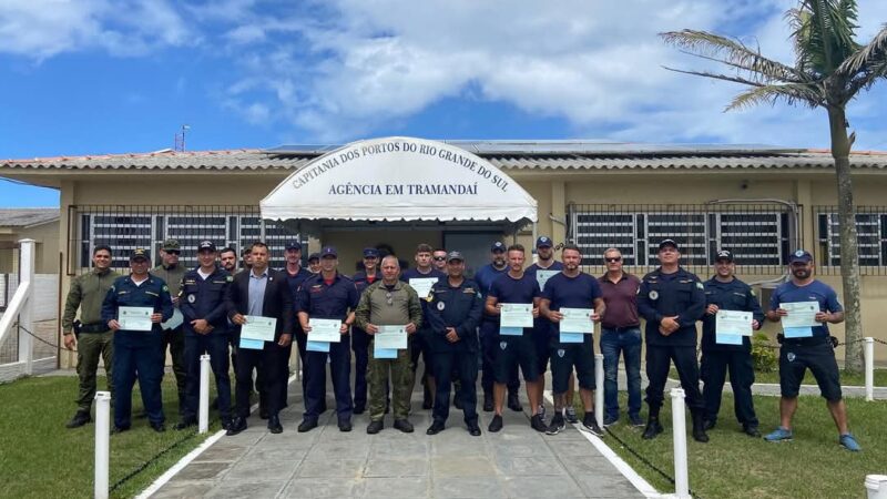 Guarda Municipal de Tramandaí conclui curso para pilotar jet ski e pequenas embarcações