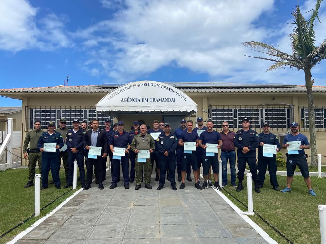 Guarda Municipal de Tramandaí conclui curso para pilotar jet ski e pequenas embarcações