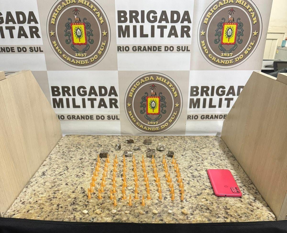 BM apreende drogas e prende homem por tráfico em Caraá