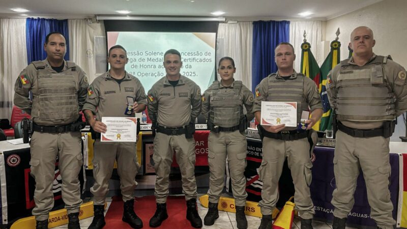 Policiais militares são homenageados em Imbé por destaque na 55ª Operação Golfinho