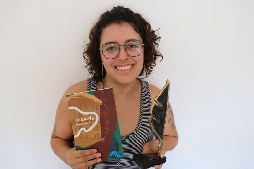 MORADORA DE OSÓRIO TEM LIVRO PREMIADO E É FINALISTA EM CONCURSO DE LITERATURA