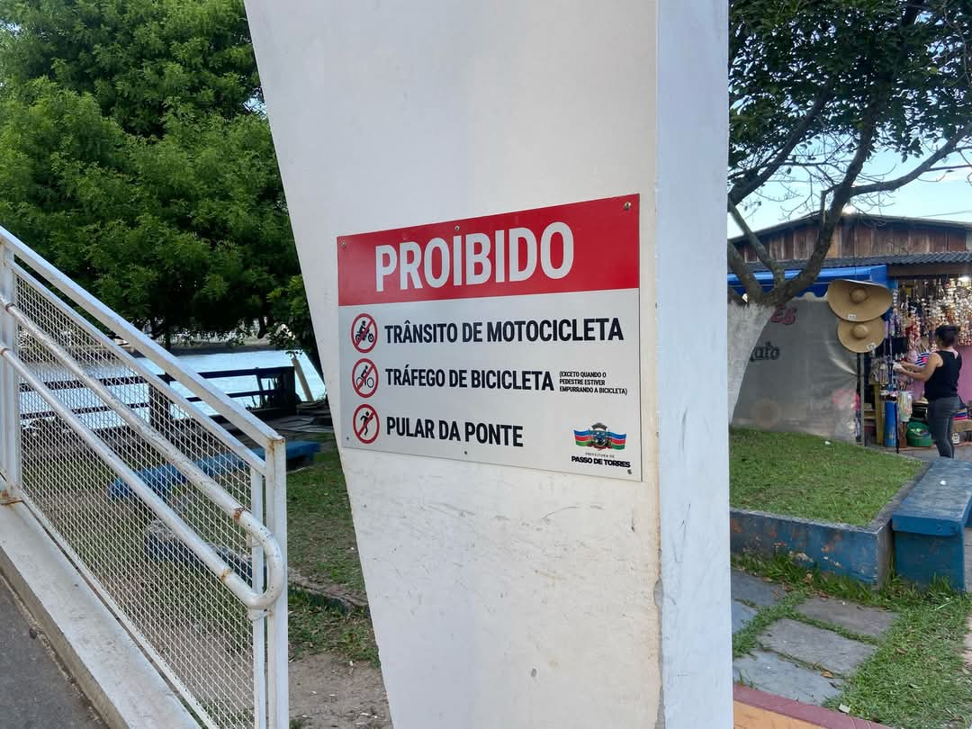 Placas de segurança são instaladas na Ponte Pênsil em Torres