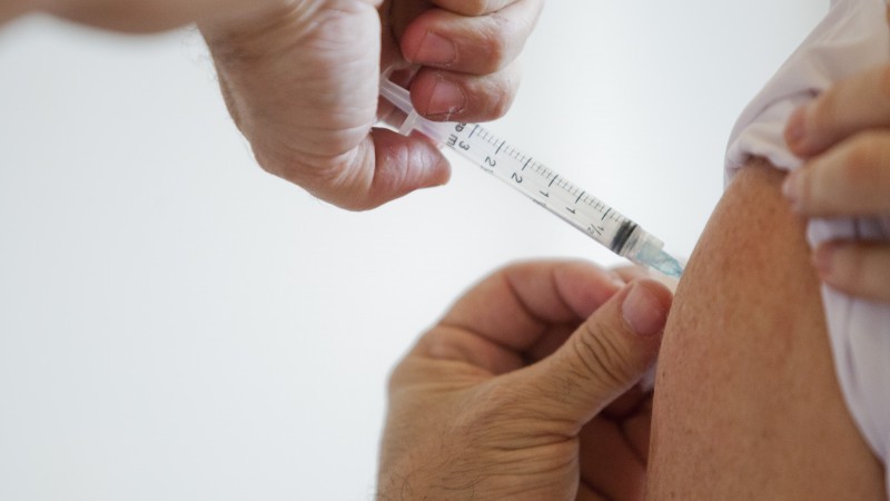 Pico de internações por gripe reforça alerta para a vacinação entre crianças, idosos, gestantes e pessoas com comorbidades