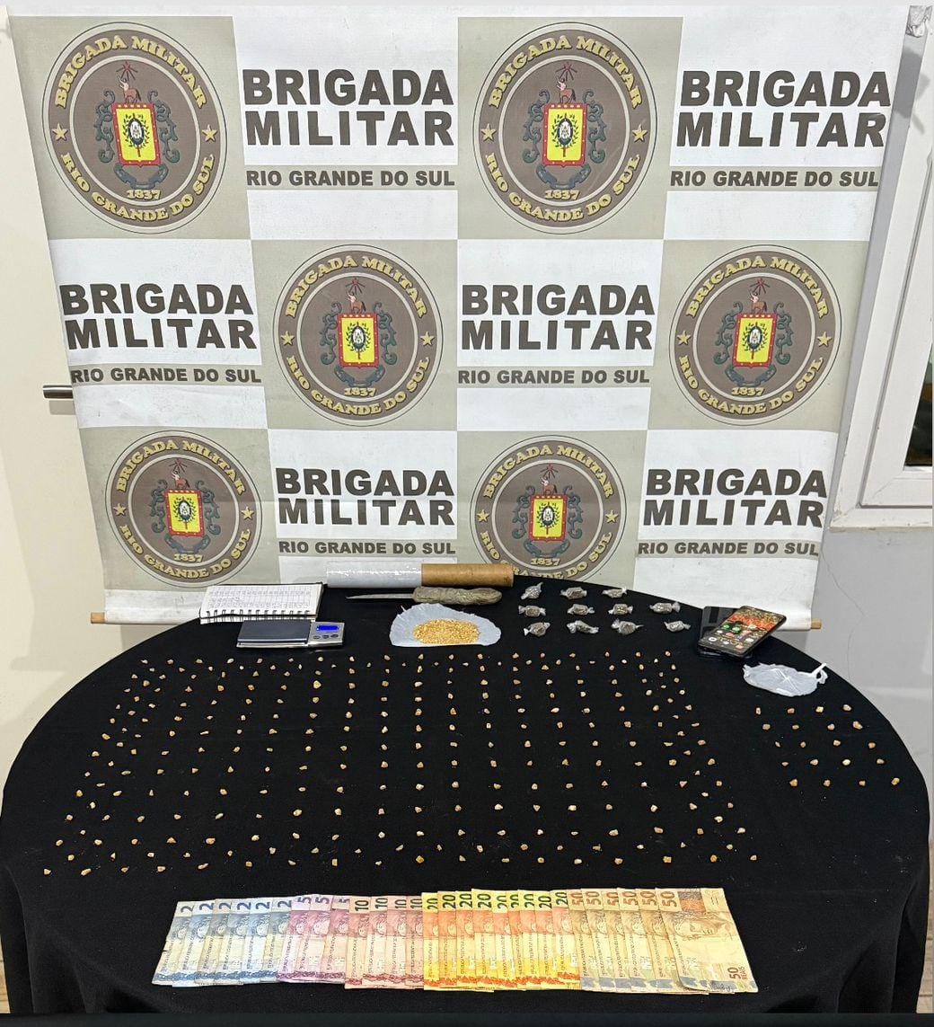BM prende dupla por tráfico de drogas e apreende 268 pedras de crack em Torres