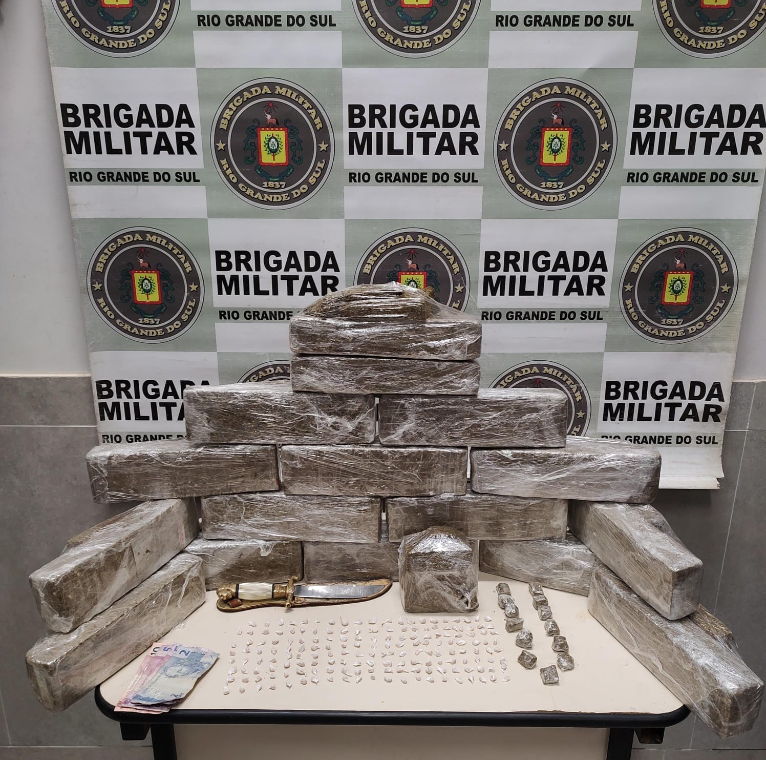 Homem é preso com 16 quilos de maconha em Capão da Canoa