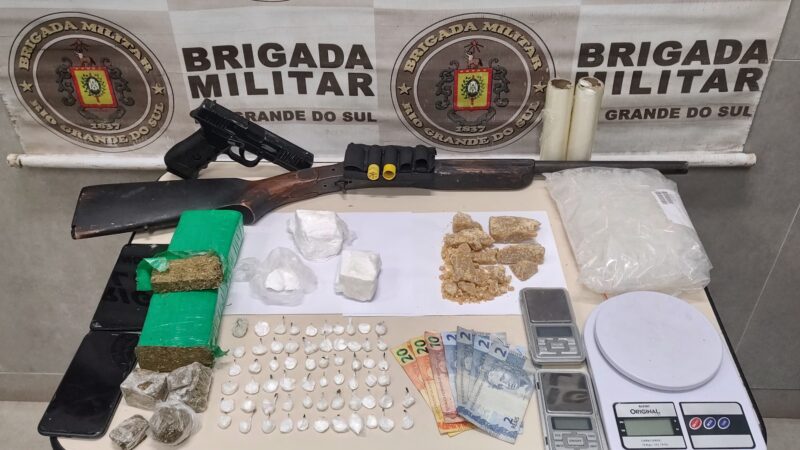 Dupla é presa com arma e mais de um quilo de drogas em Capão da Canoa