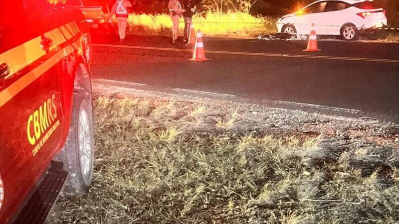 Mulher morre e homem fica ferido em atropelamento na RS-389 em Osório