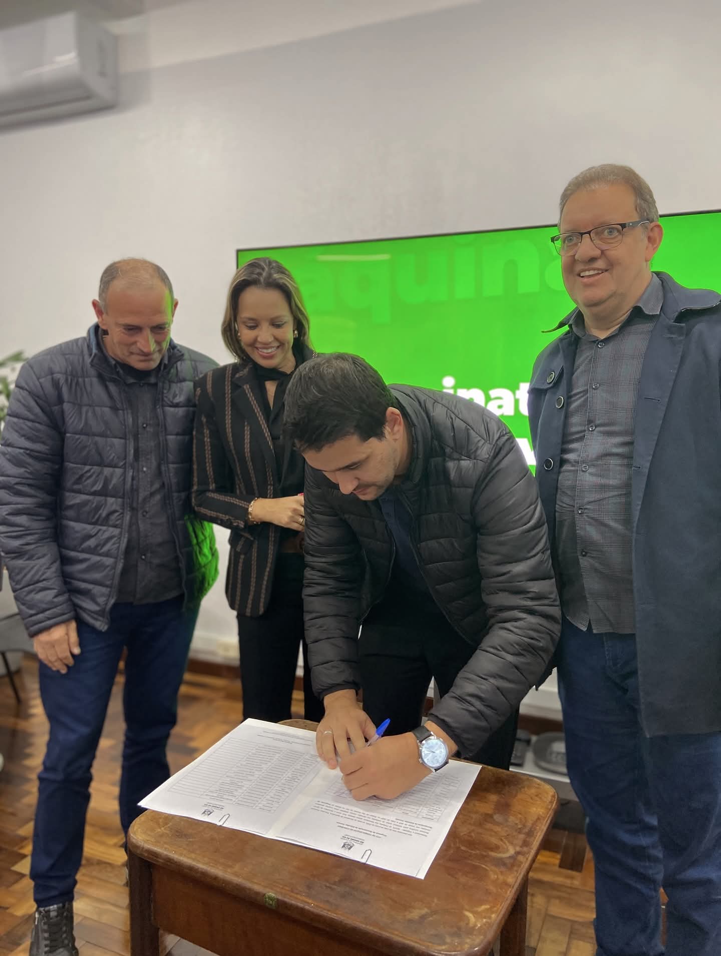 Caraá firma convênio para recuperação de estradas com Governo do Estado