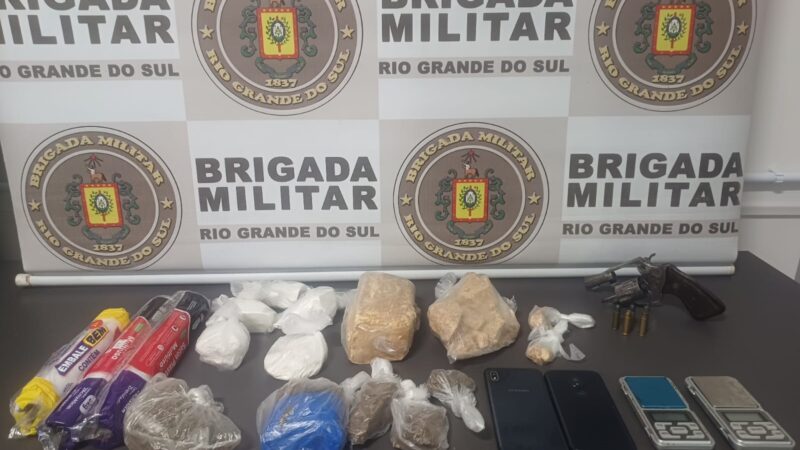 Homem é preso com arma e quase dois quilos de drogas em Tramandaí