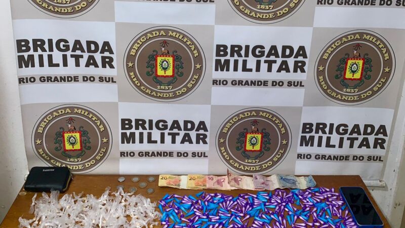 BM prende homem e mulher foragida com mais de 800 porções de drogas em Cidreira