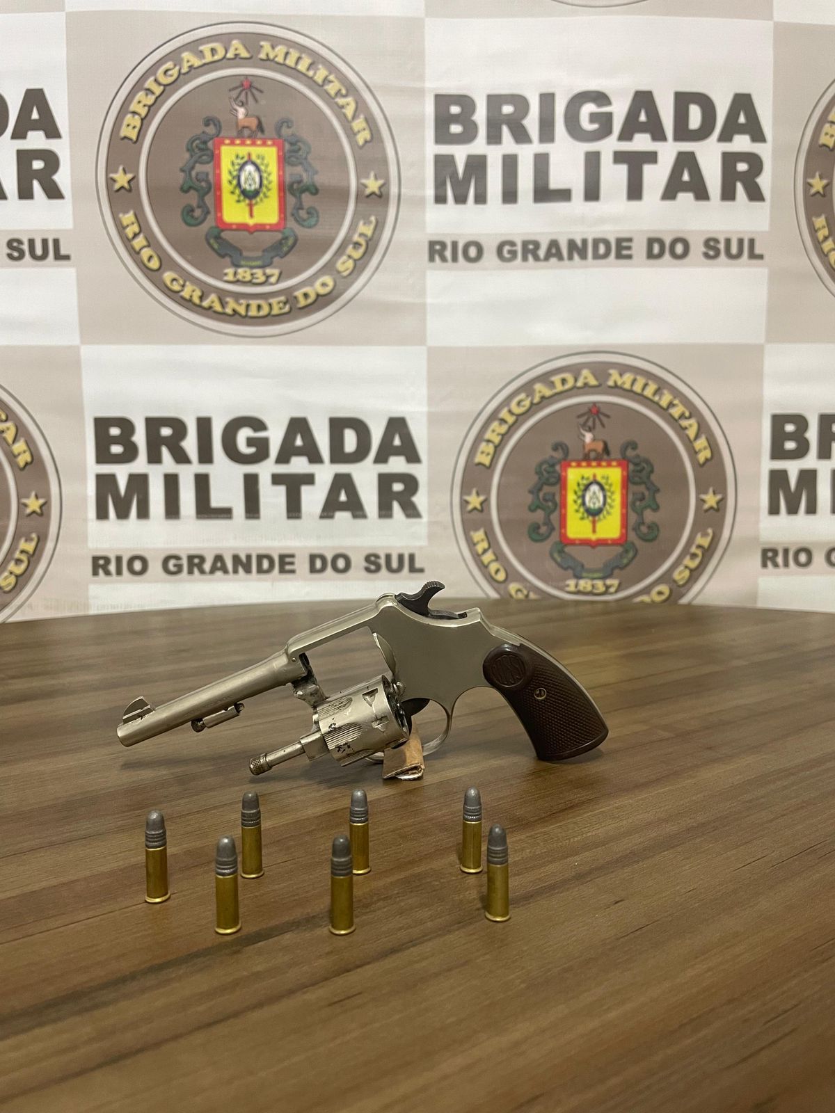 Ações da BM resultam na apreensão de três adolescentes armados e na recaptura de foragidos em Atlântida Sul