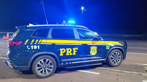 Colisão entre carreta e caminhão deixa um morto e um ferido na BR-101, em Dom Pedro de Alcântara
