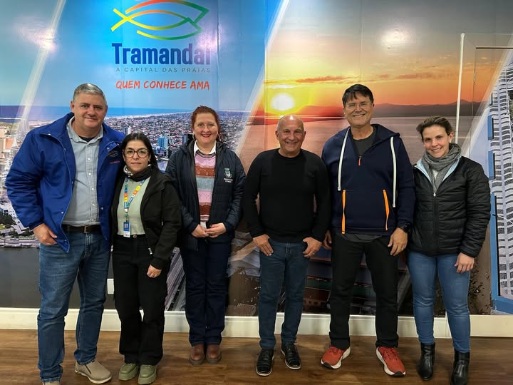 Prefeitura de Tramandaí recebe doações do Kennel Clube do Litoral para o Canil Municipal