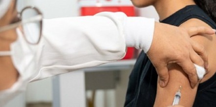 Vacinação contra HPV para jovens de 15 a 19 anos é prorrogada até final de 2025 no Estado