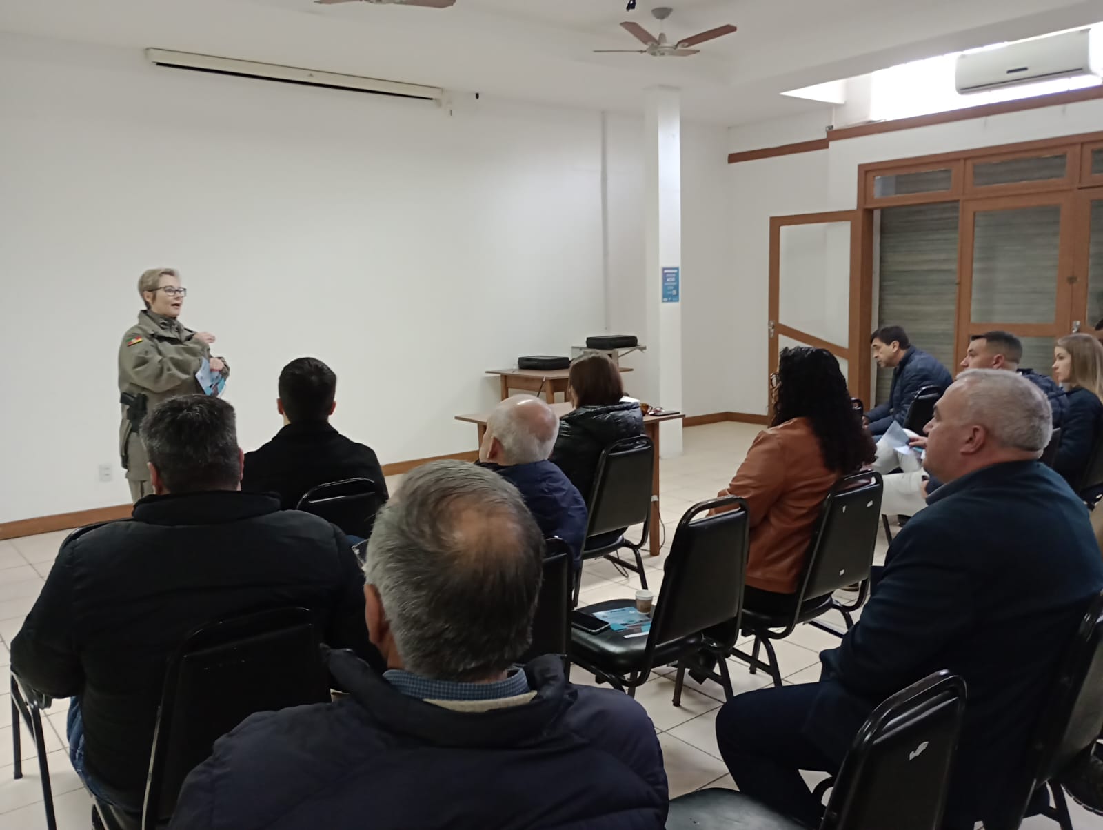 Subcomandante do 8º BPM apresenta Programa PISEG a empresários de Osório