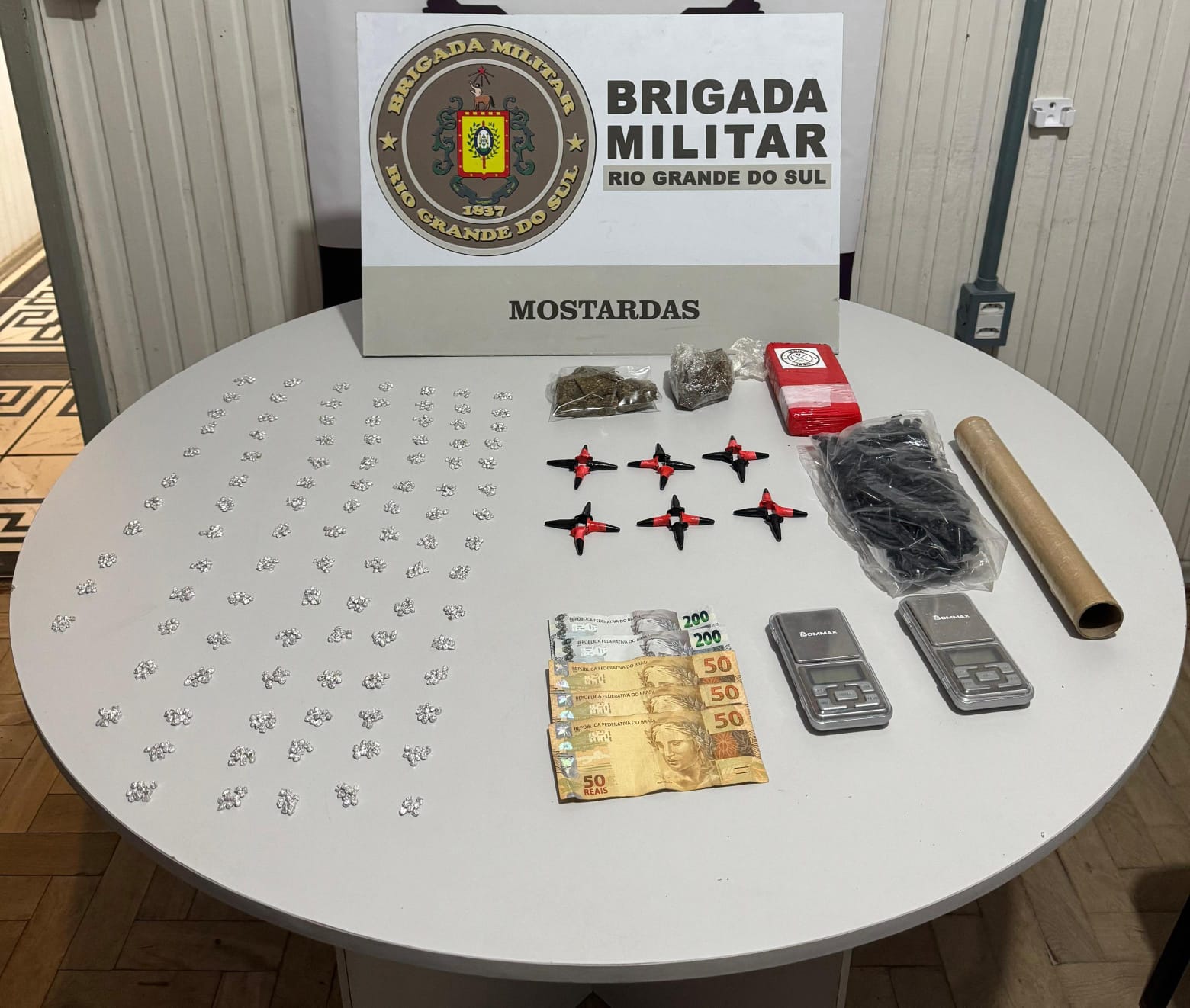 Em um dia, ações da BM apreendem 1.076 porções de drogas em Mostardas