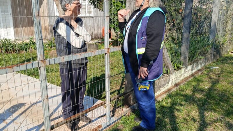 Corsan leva informações e suporte a moradores de bairros onde ocorrem obras de redes de esgoto em Torres