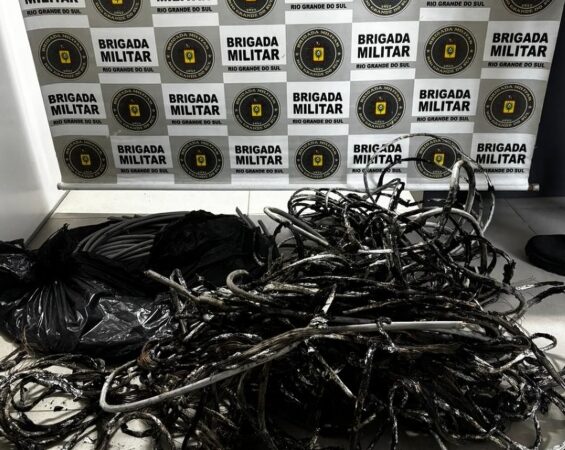 Homem é preso com fios de fibra óptica em Tramandaí