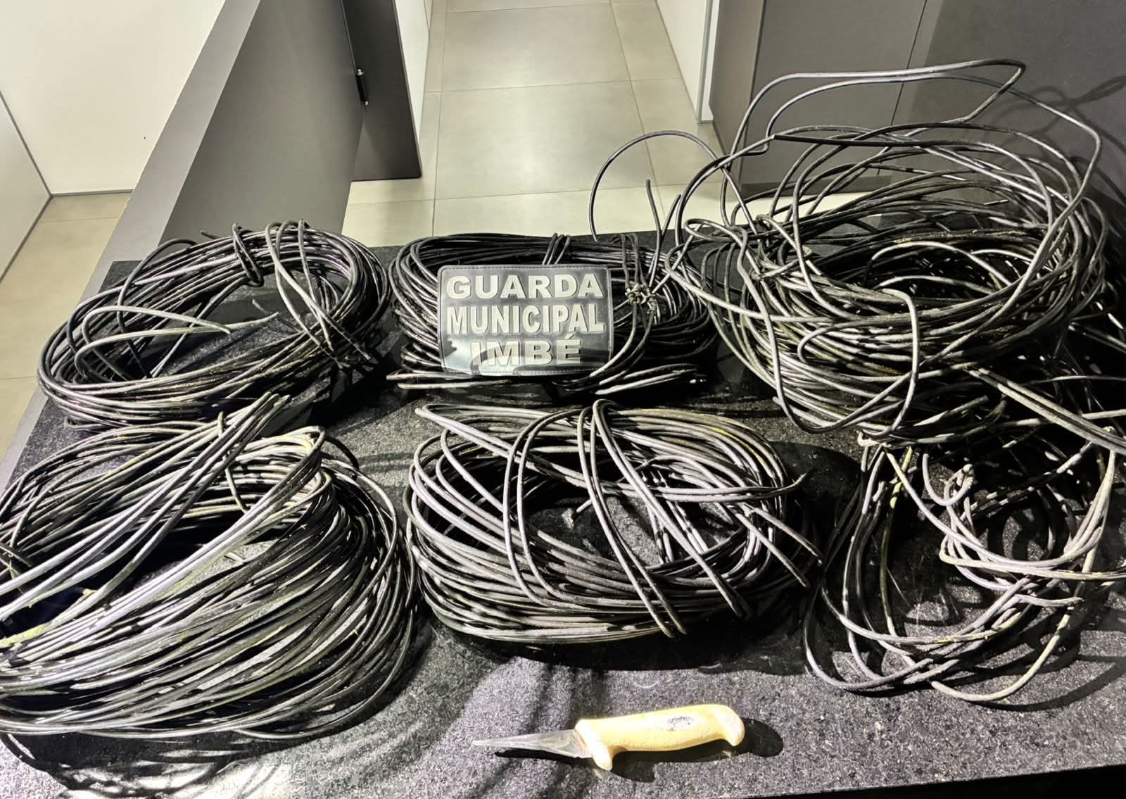 HOMEM É PRESO POR FURTO DE CABOS DE ENERGIA EM IMBÉ