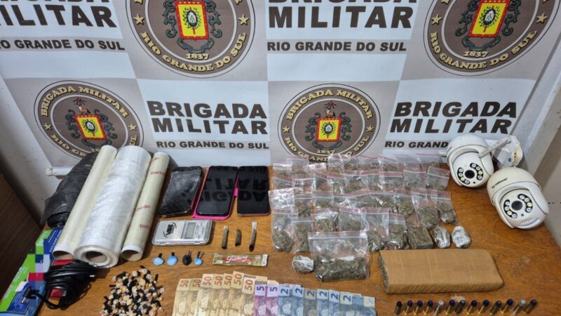 BM prende dupla e apreende adolescente com mais de 140 porções de drogas em Balneário Pinhal