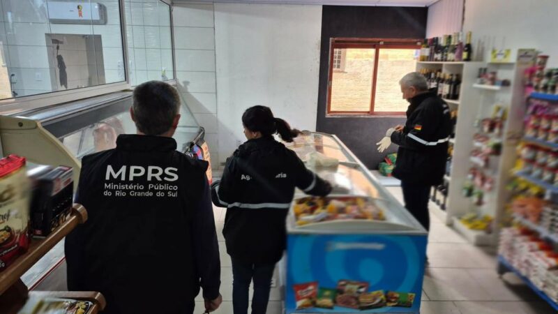 Mostardas: Força-Tarefa Segurança dos Alimentos apreende 700 quilos de produtos impróprios