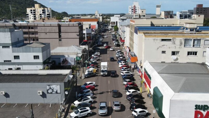 Prefeitura de Osório inicia a pintura de meios-fios para a retomada do estacionamento rotativo com redução de vagas e tarifa menor