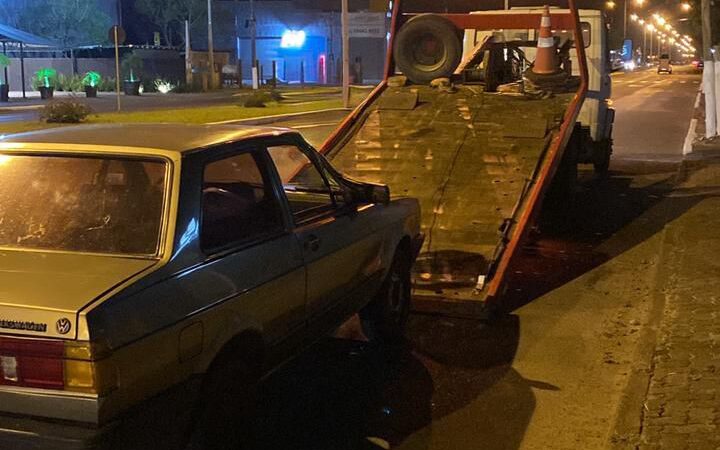 BM flagra motorista sem habilitação e veículo com mais de R$ 20 mil em multas em Osório