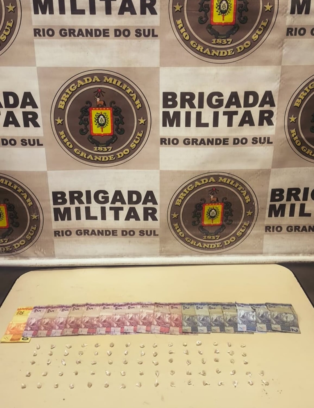 BM prende homem com drogas em Capão da Canoa