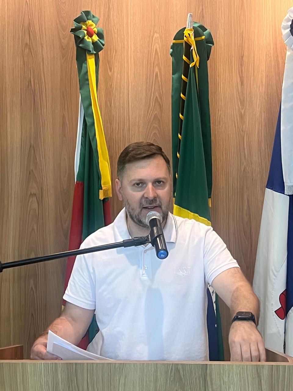 Vereador Gabriel solicita ampliação do Programa de Castração de Animais em SAP