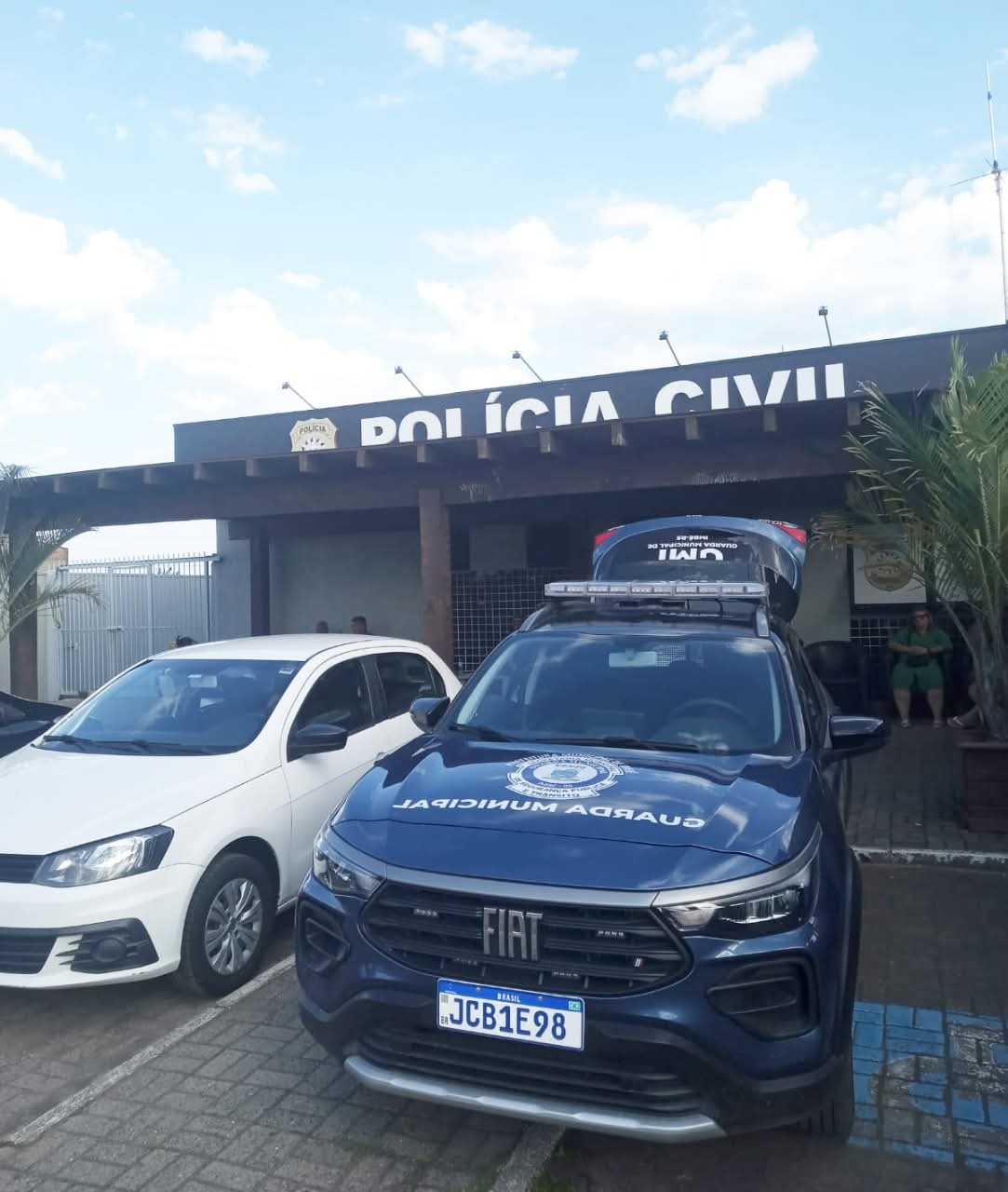 GUARDA MUNICIPAL PRENDE FORAGIDO