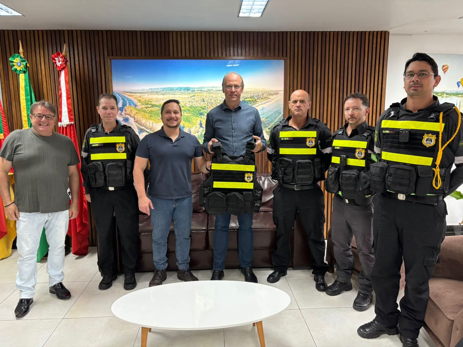 Agentes de Trânsito de Torres passam a contar com câmeras corporais e coletes à prova de balas