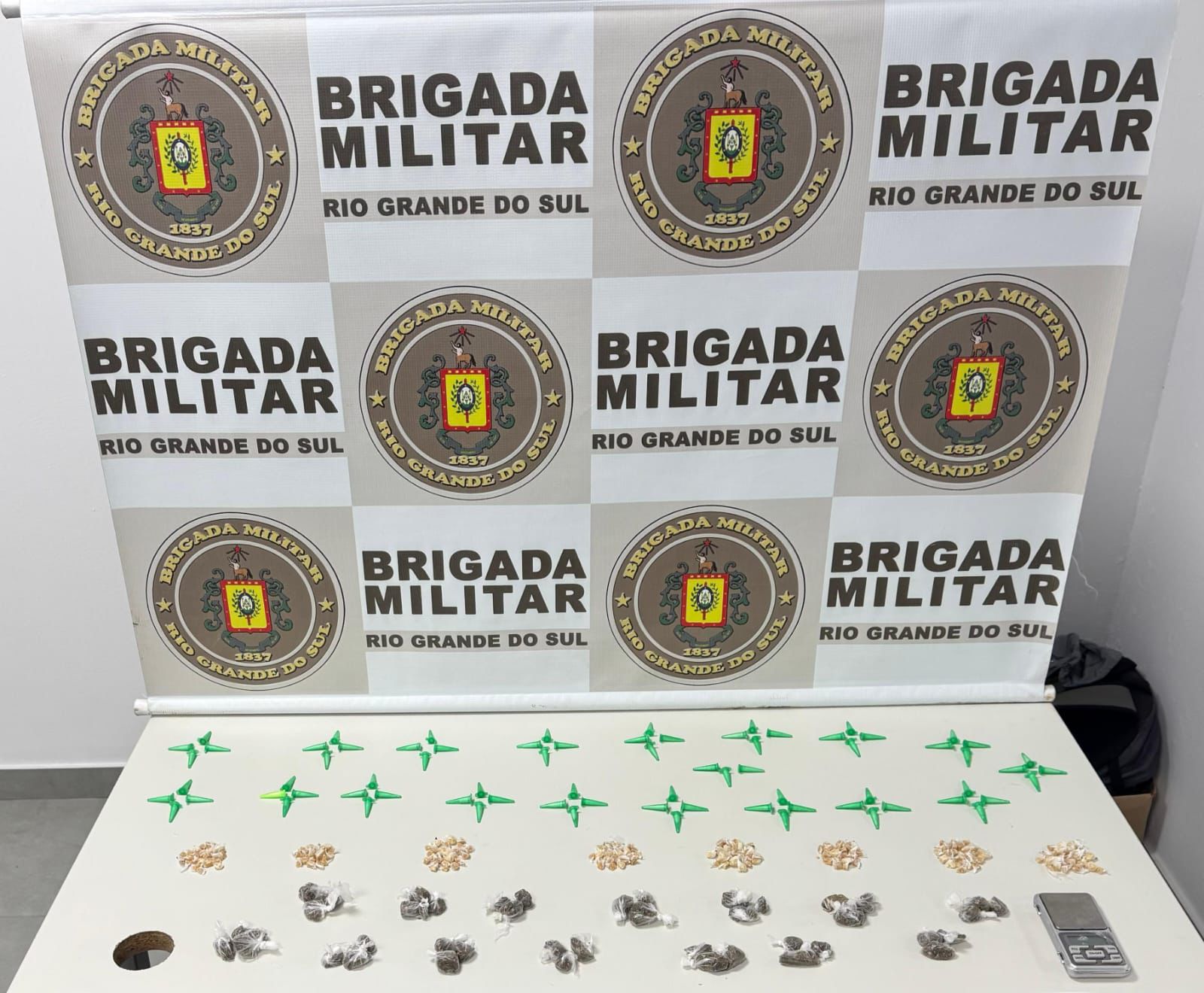 BM prende homem e apreende adolescente que danificaram câmeras de segurança em Santo Antônio da Patrulha