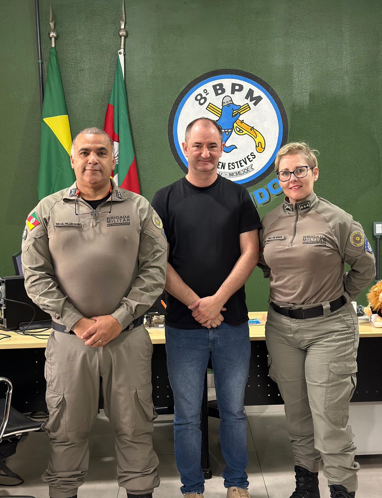 Comandante do 8º BPM recebe visita de empresário em Osório