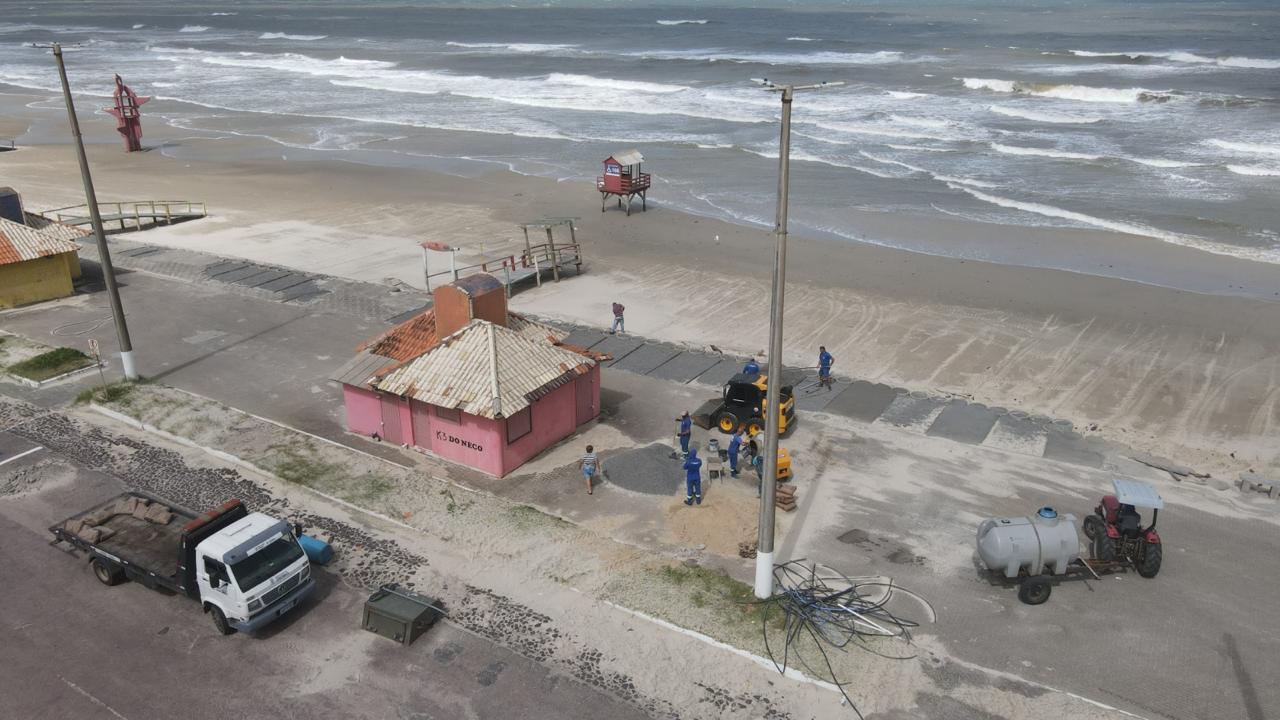 Prefeitura de Osório realiza revitalização da orla de Atlântida Sul e inicia limpeza geral