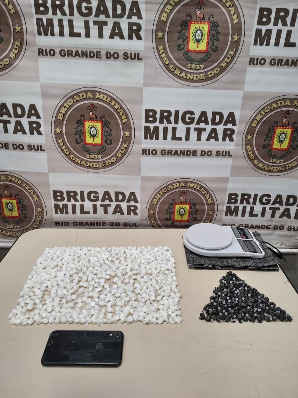 BM prende homem com 700 porções de cocaína em Xangri-Lá