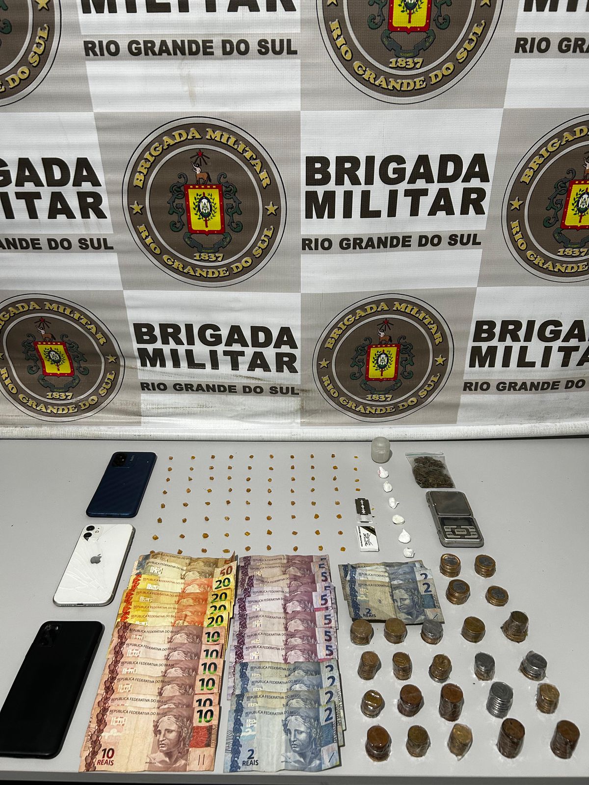 BM efetua prisão por tráfico e corrupção de menores em Osório