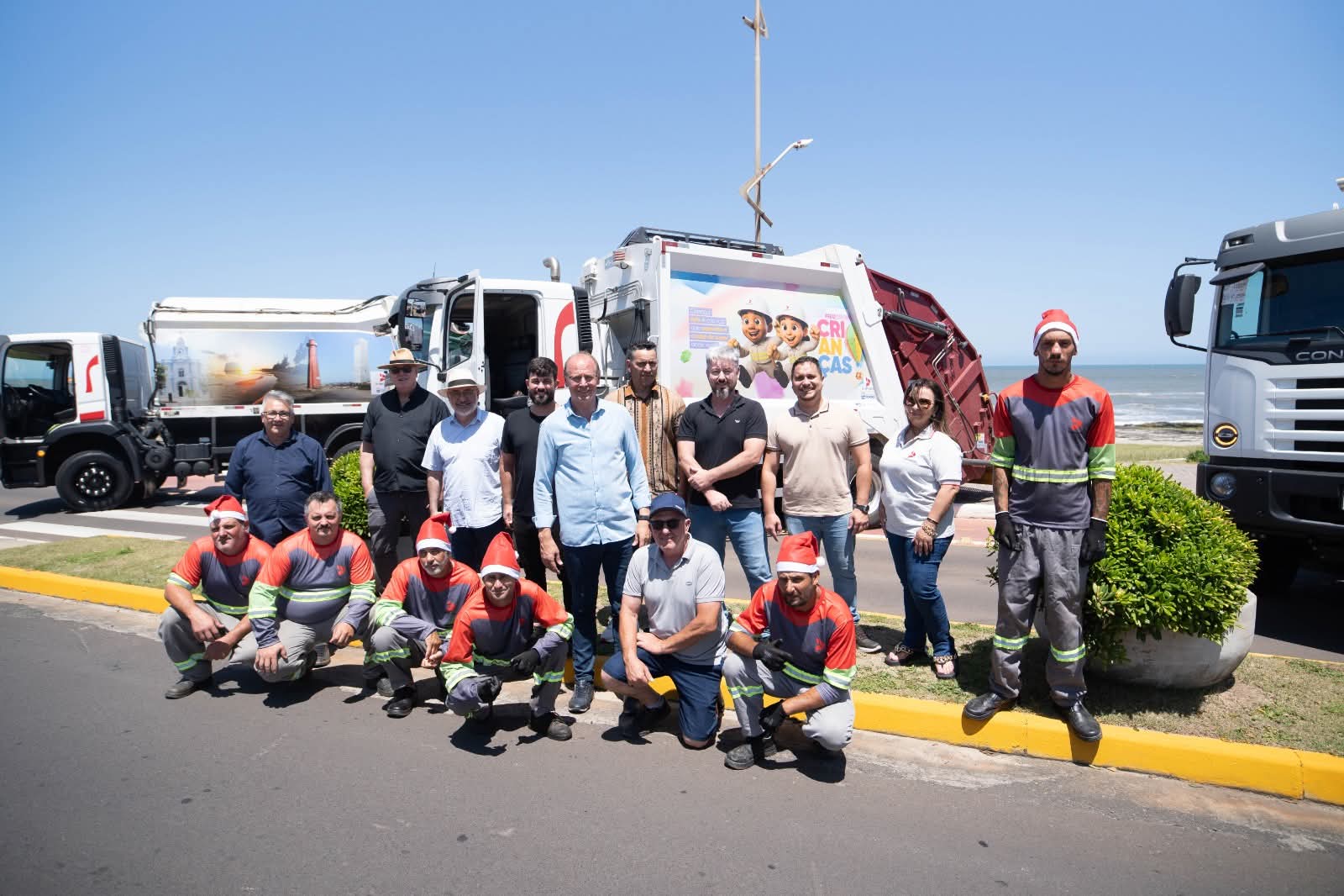 Temporada de verão contará com 10 caminhões de lixo e equipes uniformizadas