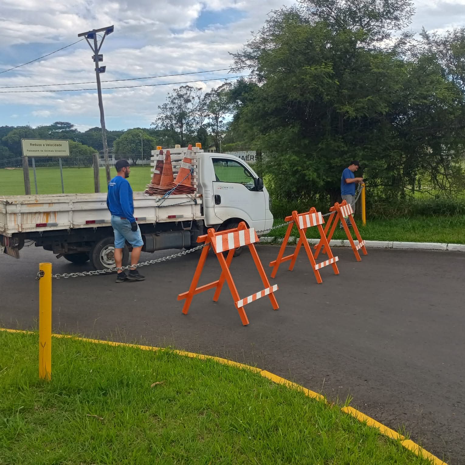 TRÂNSITO EM PARTE DA RUA ALTAIR MASON É BLOQUEADO PARA O PERÍODO DE DESOVA DAS TARTARUGAS NAS MARGENS DA LAGOA DO MARCELINO