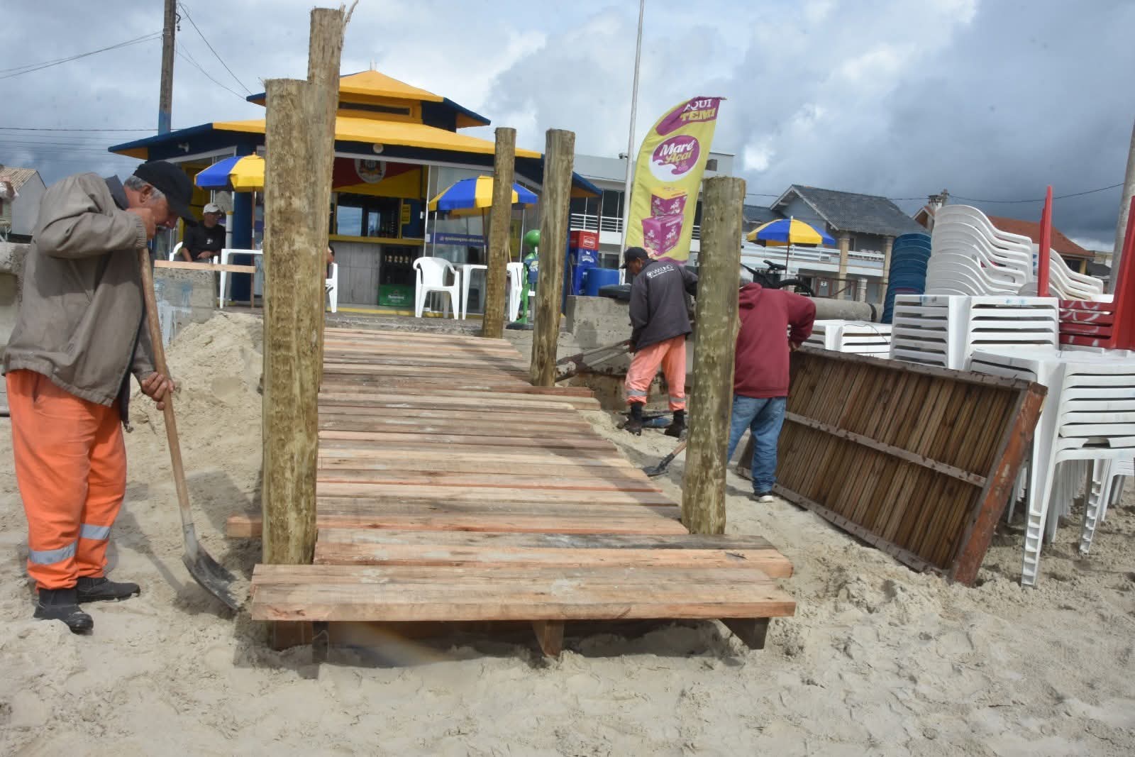 SMOV INSTALA RAMPAS DE ACESSO À PRAIA E NOVAS GUARITAS DE GUARDA-VIDAS EM IMBÉ
